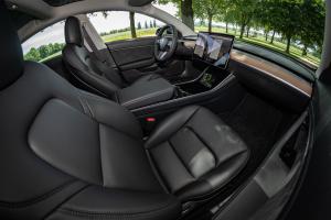 Tesla Model 3 2018 года  (WW)